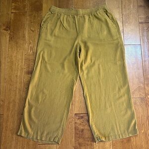 Old Navy Women's Wide Leg Pants in Olive Green